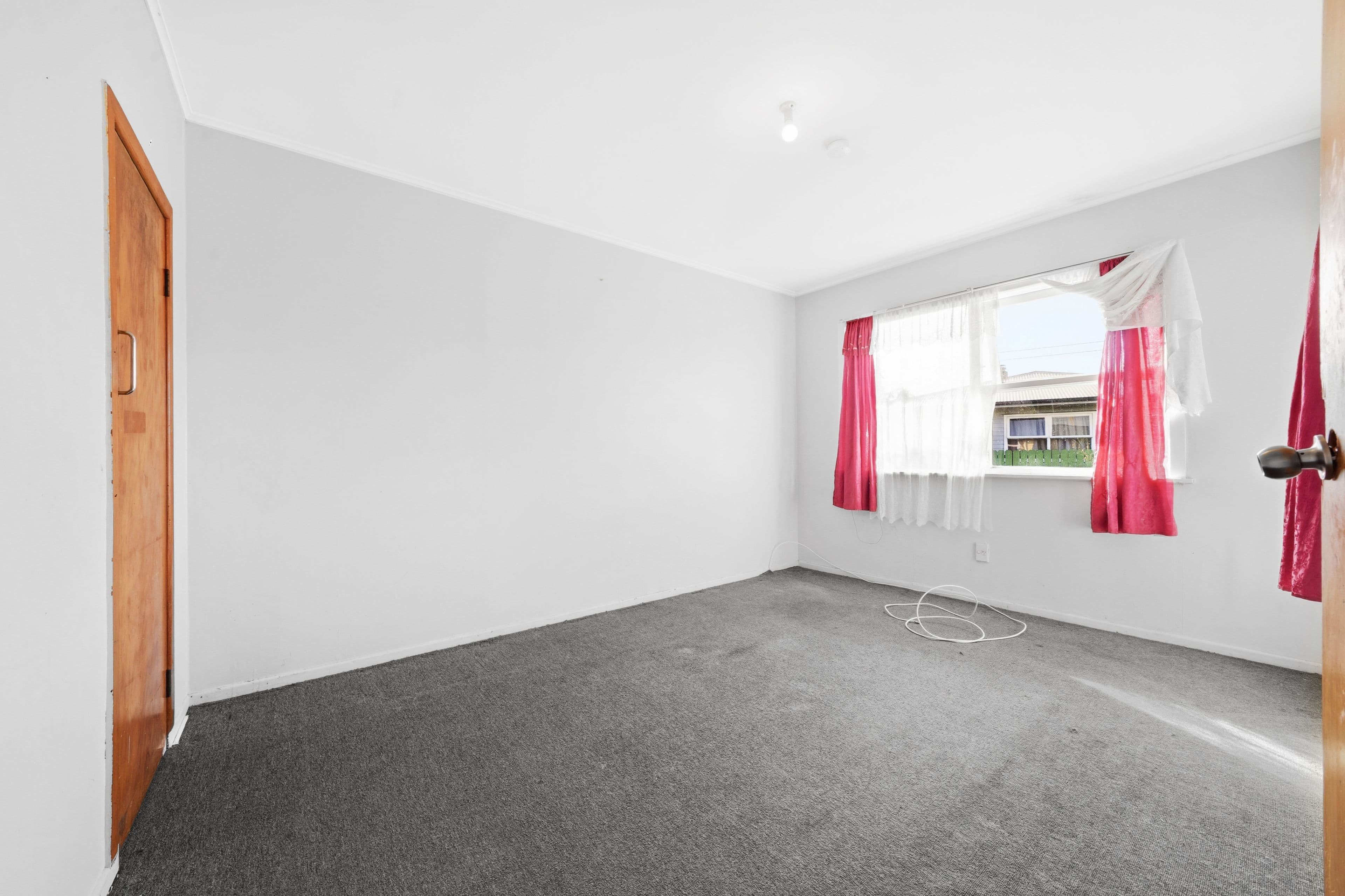 156 Hall Avenue, photo 8