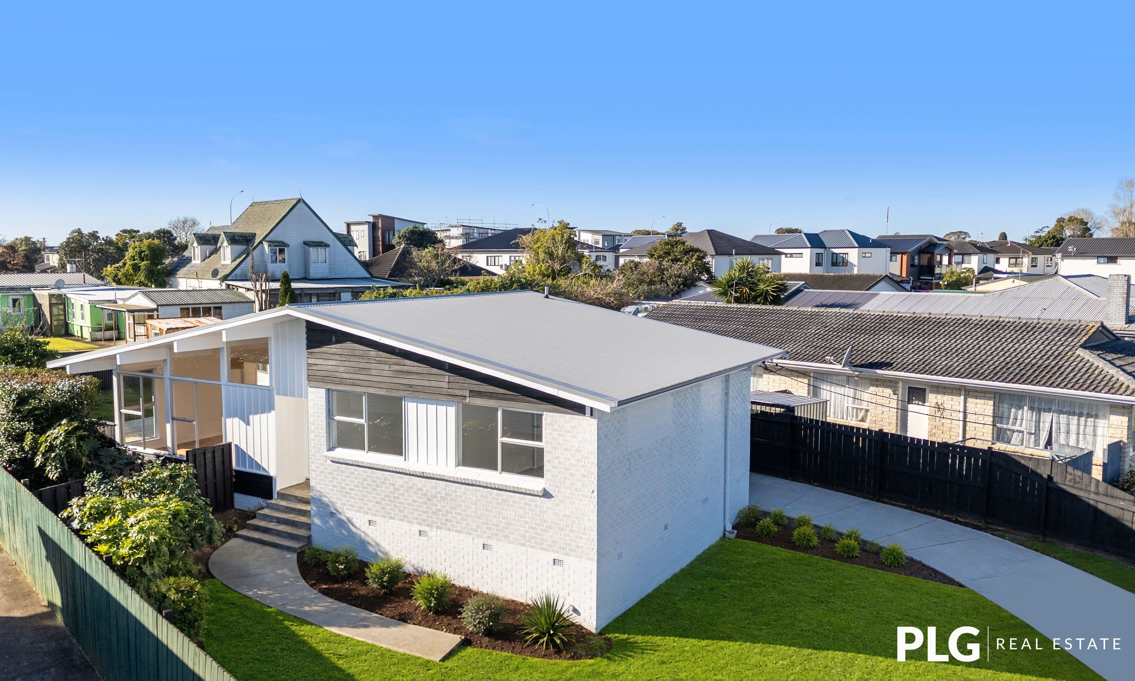12 Farnborough Crescent, photo 2