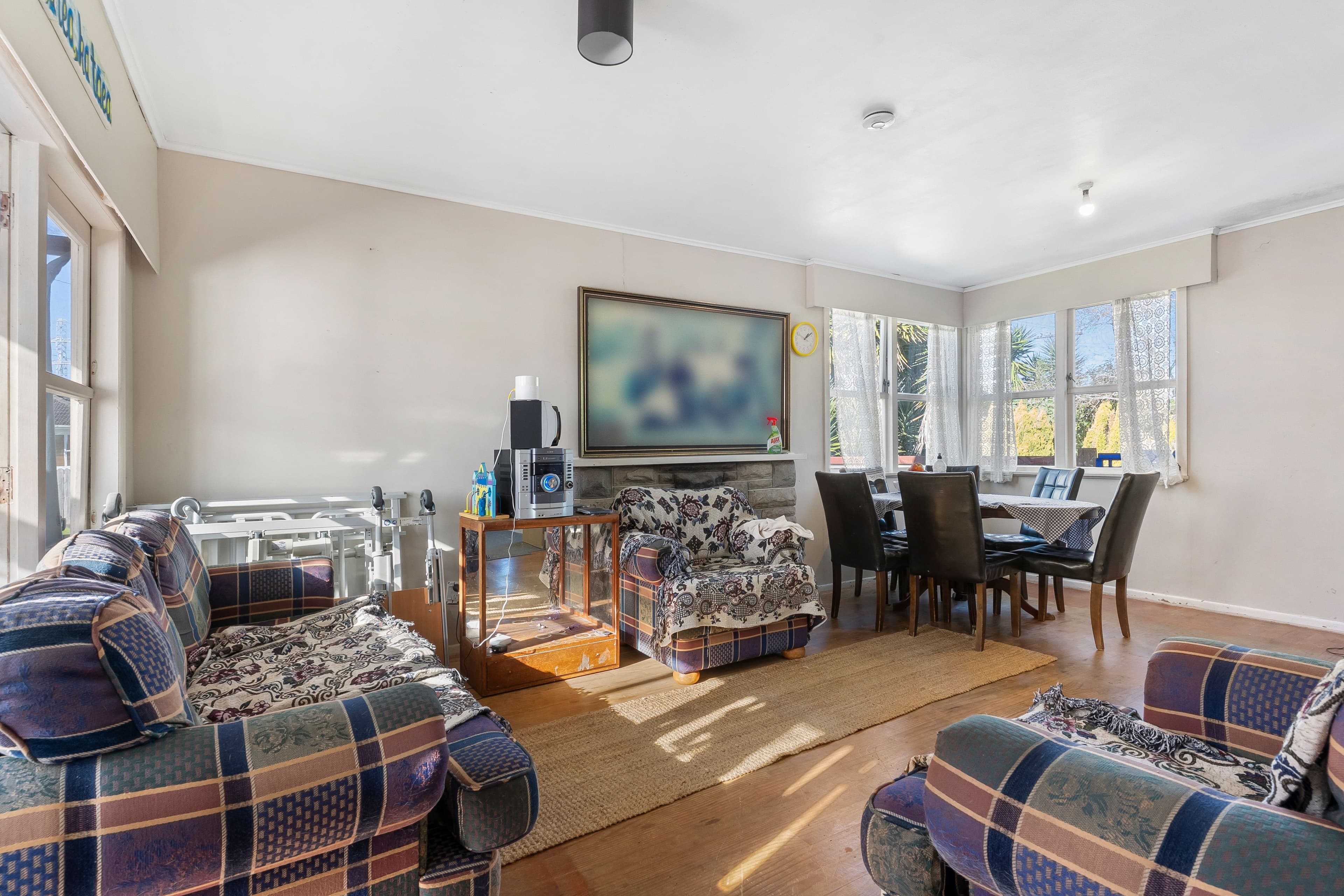 66 Clayton Avenue, photo 3